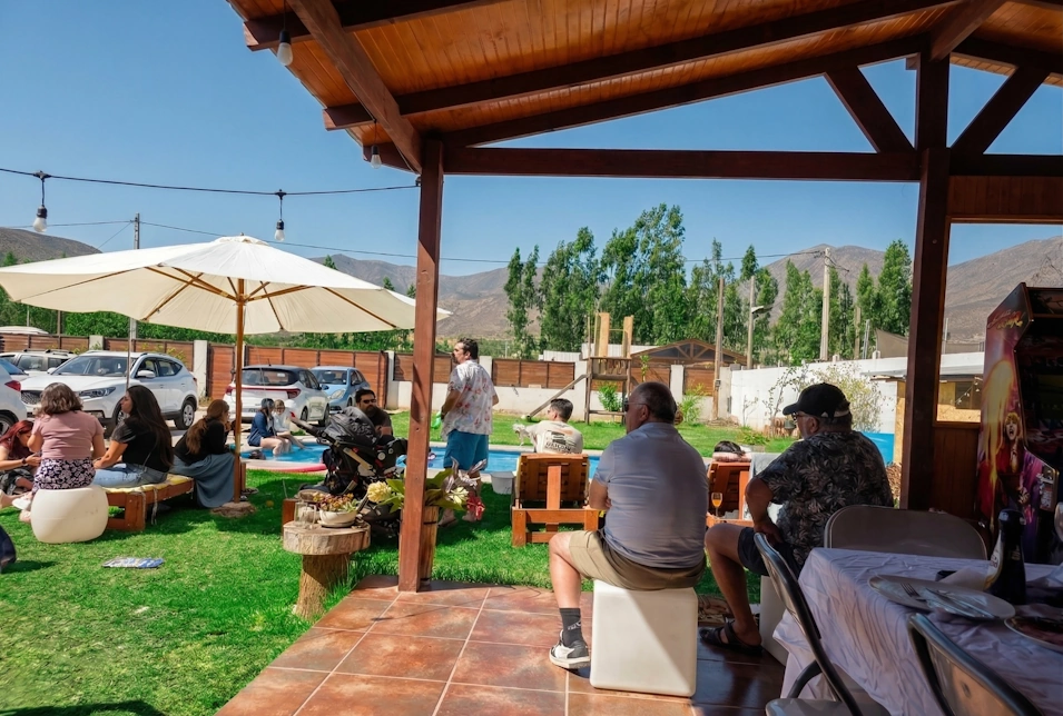 Zona de descanso y jardín en El Refugio de Gabriela